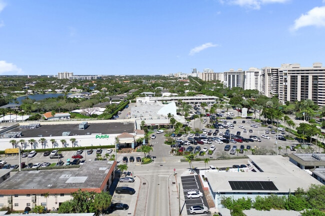 Building Photo - 4658 Bougainvilla Dr