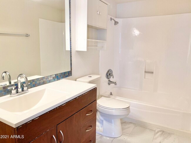 Building Photo - 8529 E Portland St