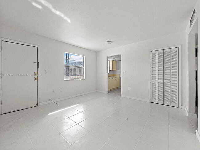 Building Photo - 10305 SW 40th St
