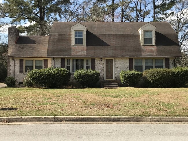 Primary Photo - 203 King Richard Ct