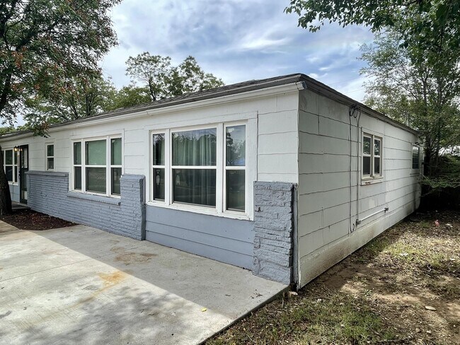 Building Photo - 4205 41st St