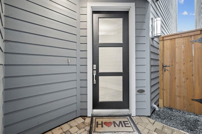Building Photo - 1220 Sloane Manor Trace