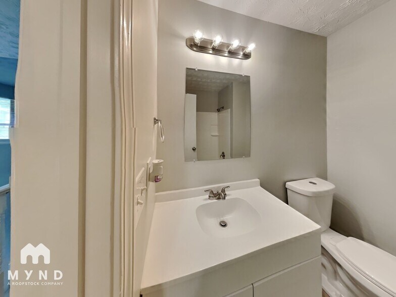 Building Photo - 2605 Winding Creek Dr