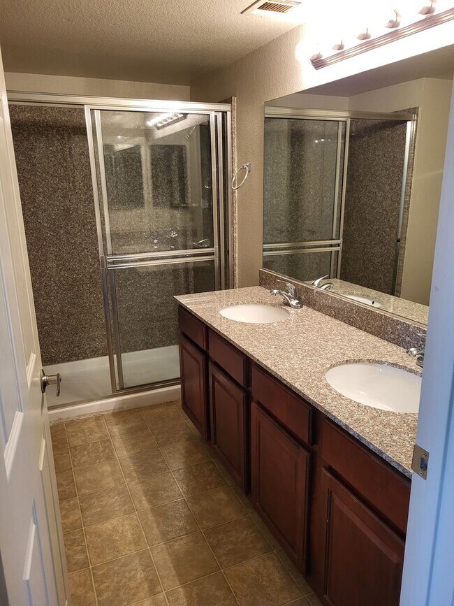 Building Photo - 1412 Bass Dr
