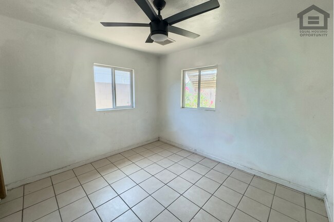 Building Photo - 4Bed/2Bath House at Glendale Ave/19th Ave! Ready for Immediate Move-In! – RV GATE! NO HOA!
