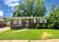Building Photo - 15612 Woodlawn E Ave
