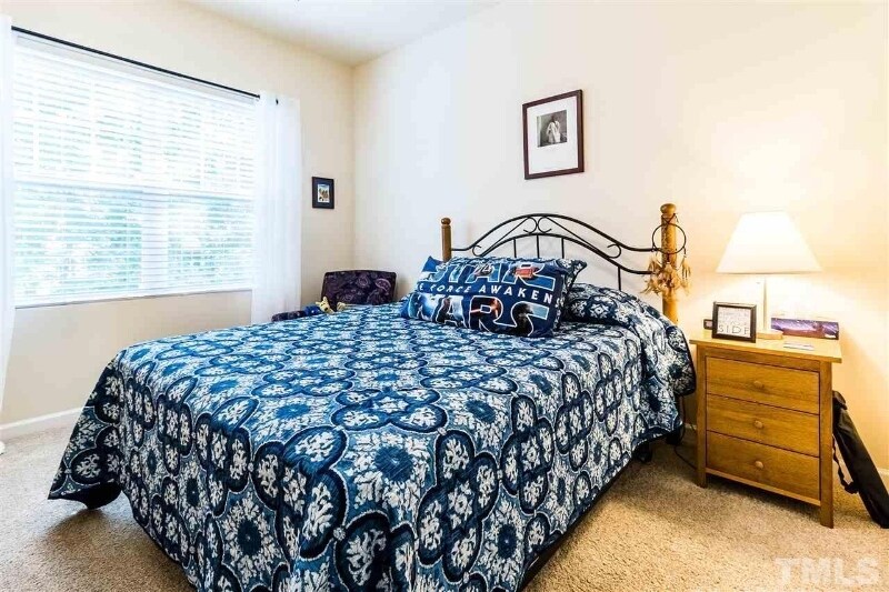 Building Photo - 922 Saratoga Dr