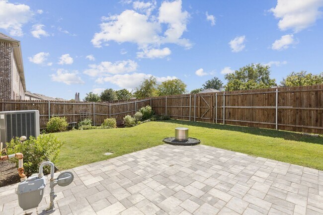 Building Photo - Discover Elevated Living at Normandy Village