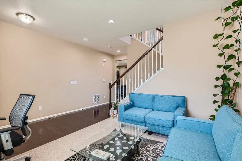 Building Photo - 26059 E Davies Dr