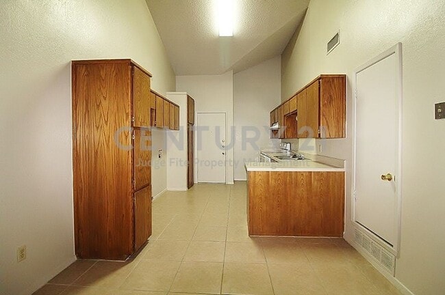 Building Photo - 1110 Curtis Dr