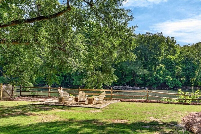 Building Photo - 3669 Cochise Dr SE