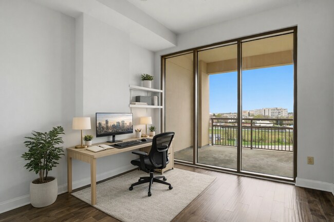 Building Photo - 701 Royal Ct