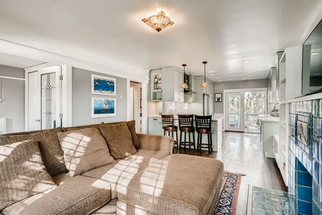 Building Photo - Quaint Remodeled 2 Bedroom Home in South Park