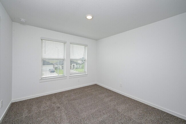 Building Photo - 29946 Gallatin River Ln