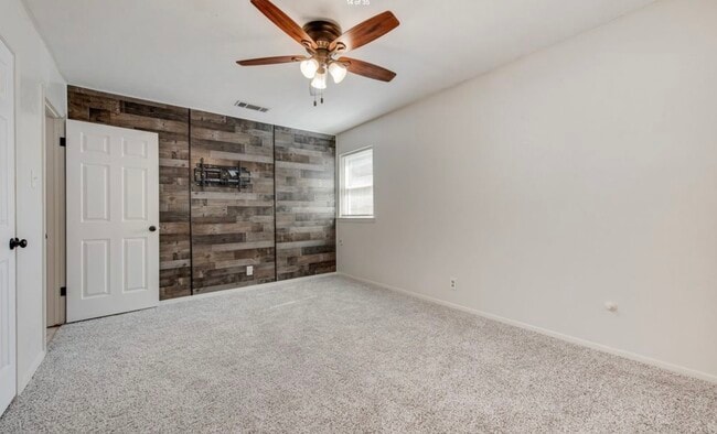 Building Photo - 411 Yorkshire Dr