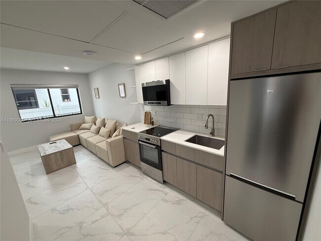 Building Photo - 944 Jefferson Ave