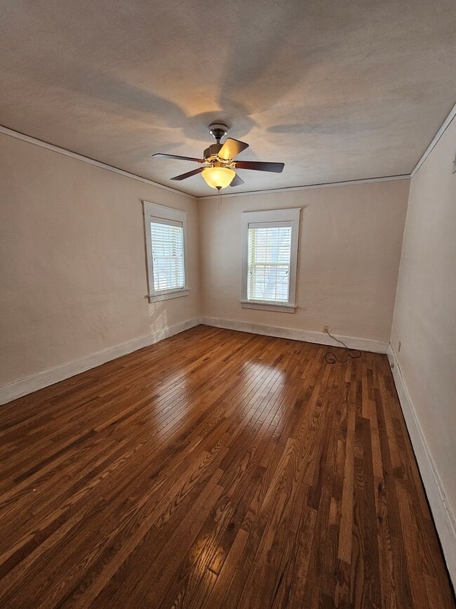 Building Photo - 4 BED | 2.5 BATH | SPACIOUS HOME | WEST