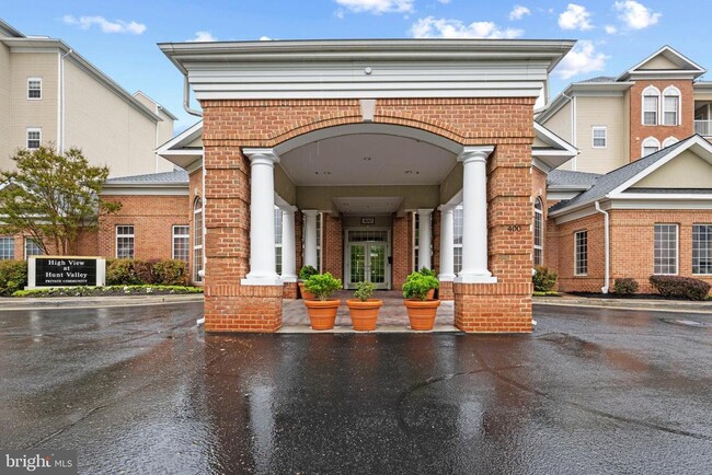 Building Photo - 556 Rhapsody Ct