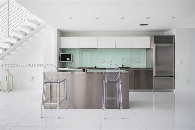 Building Photo - 1040 Biscayne Blvd