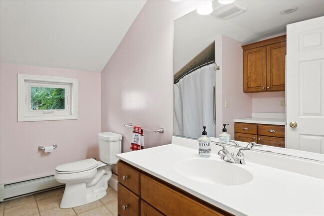 1st Floor Bedroom/Bathroom Suite - 107 Clinton St