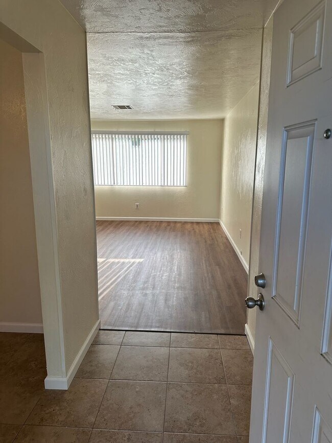 Building Photo - 2902 S University St