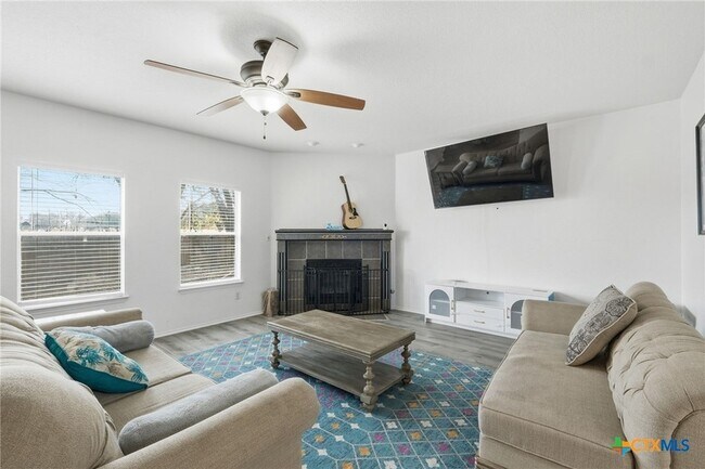 Building Photo - 1410 Katie Lynch Dr