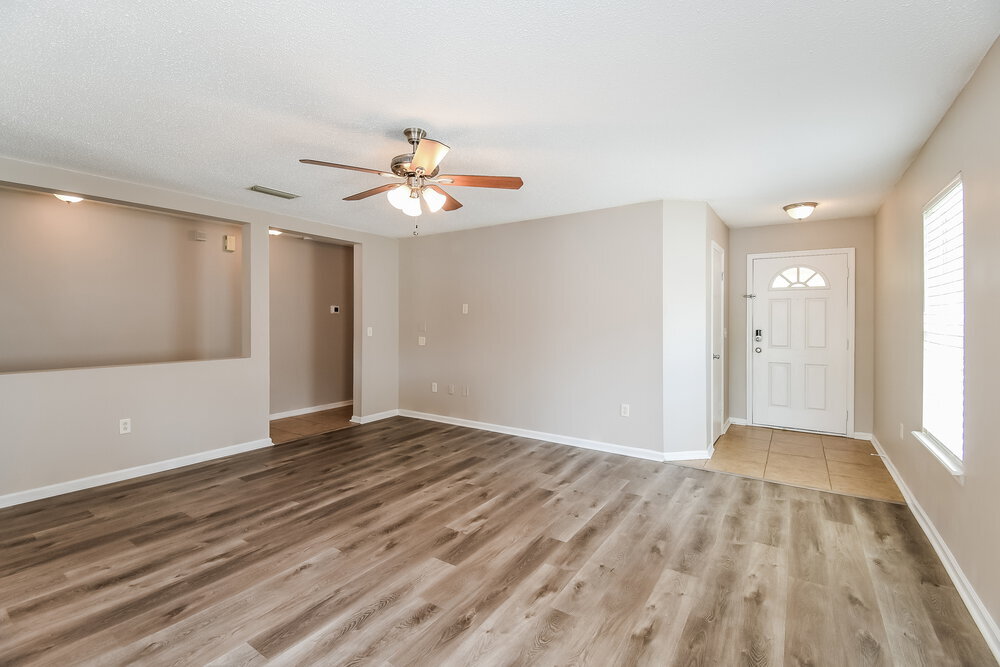 Building Photo - 11412 Brian Lakes Dr N