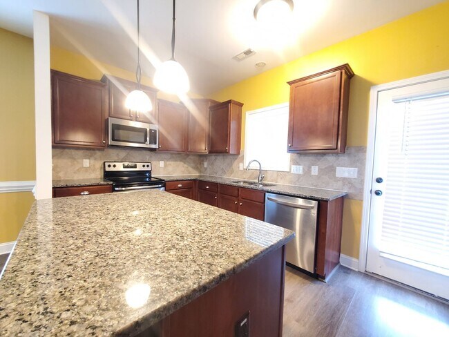 Building Photo - Gorgeous Home In Turnberry Subdivision