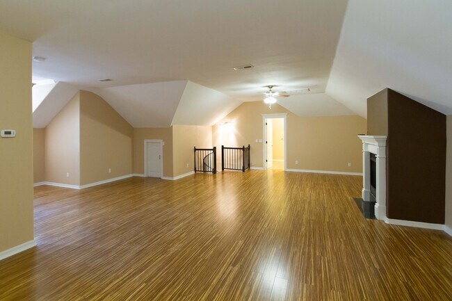 Building Photo - 4203 NE Kensington Ave