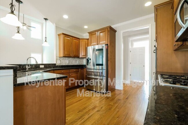 Building Photo - 3356 Renfro St