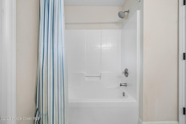 Building Photo - 1126 Ruby St SE