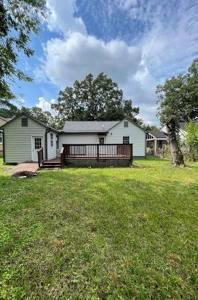 Building Photo - 7 Whirlaway Dr