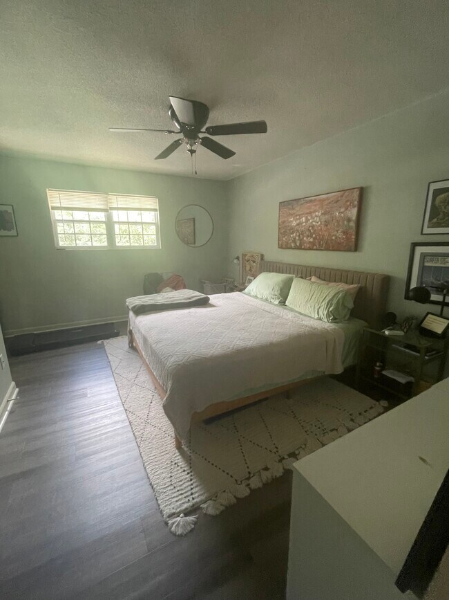 Building Photo - 507 Stinson Dr