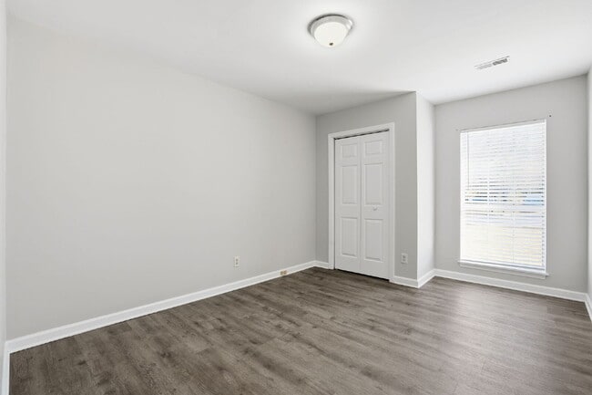 Building Photo - 8232 Pleasant Ridge Dr