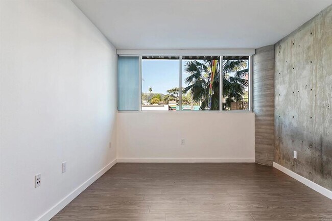 Building Photo - 5750 Hollywood Blvd