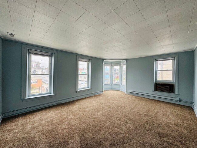 Building Photo - 1369 W Market St