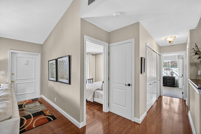 Building Photo - 6485 Chasewood Dr