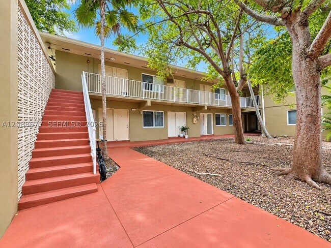 Building Photo - 6310 SW 79th St