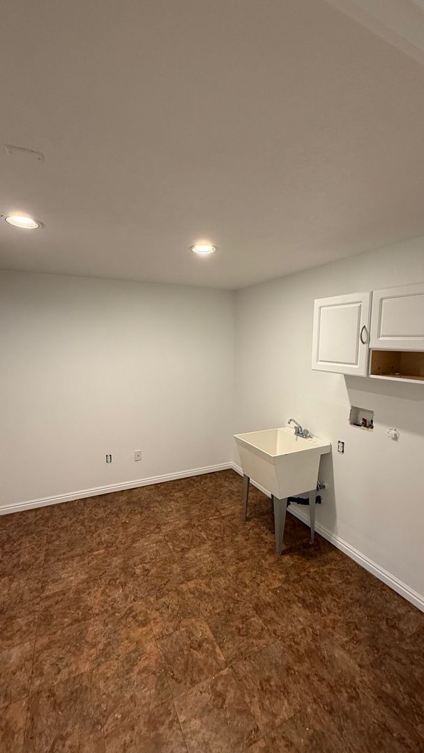 Building Photo - Large Single Family Lehi Home available now!