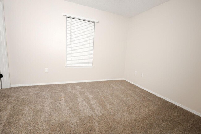 Building Photo - 816 W Ridgewood Cove
