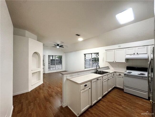 Building Photo - 19 N 47th St