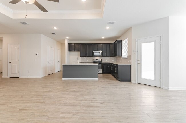 Building Photo - 2409 Rooster Ln