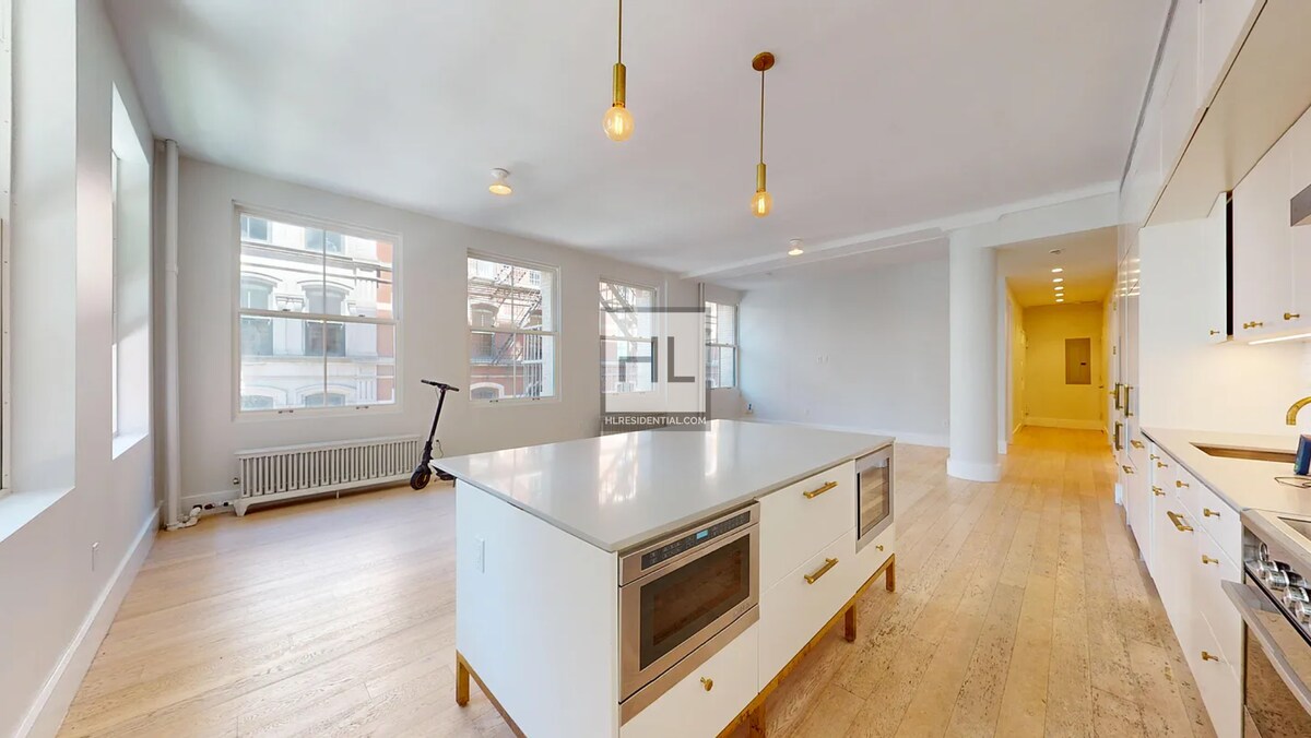 Building Photo - BROOME STREET