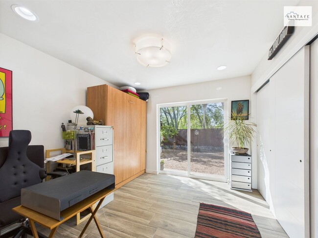 Building Photo - Beautifully Furnished and Equipped Propert...