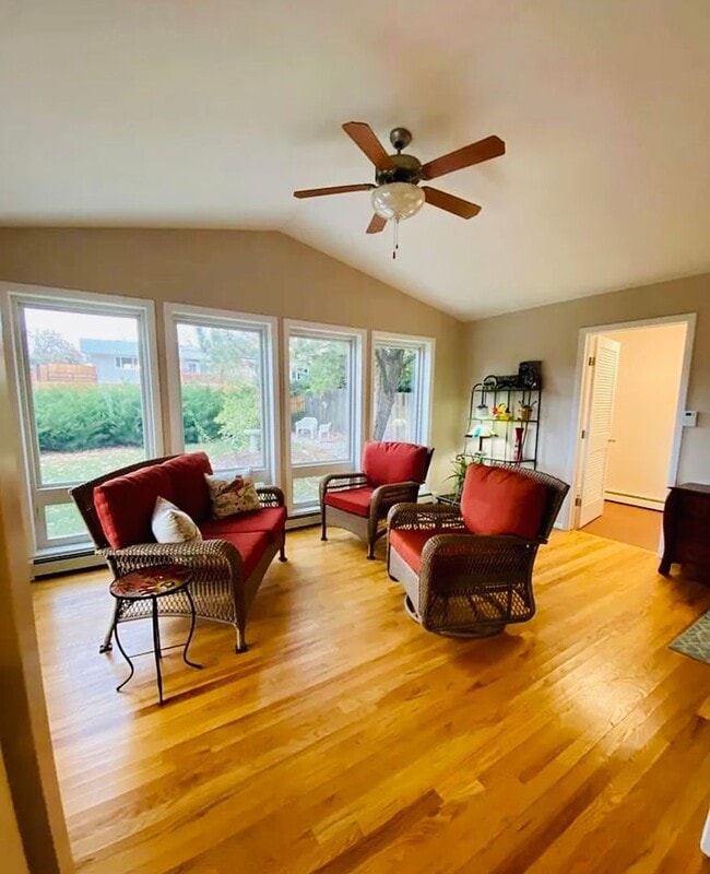 Building Photo - ALL PROSPECTIVE TENANTS MUST SUBMIT A $58 ...