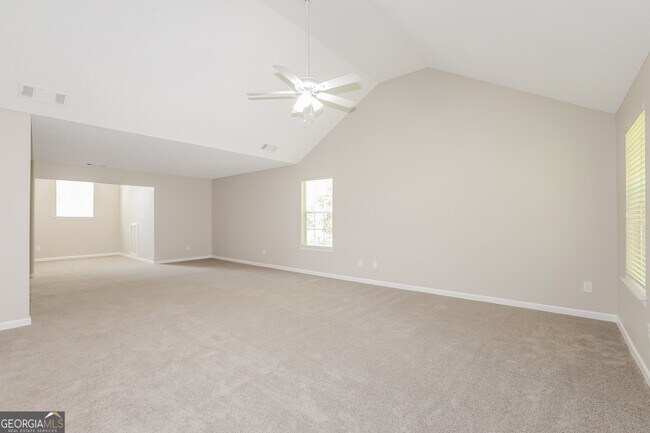 Building Photo - 665 Lakeridge Ct