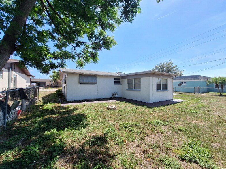Building Photo - 5117 Beacon Hill Dr