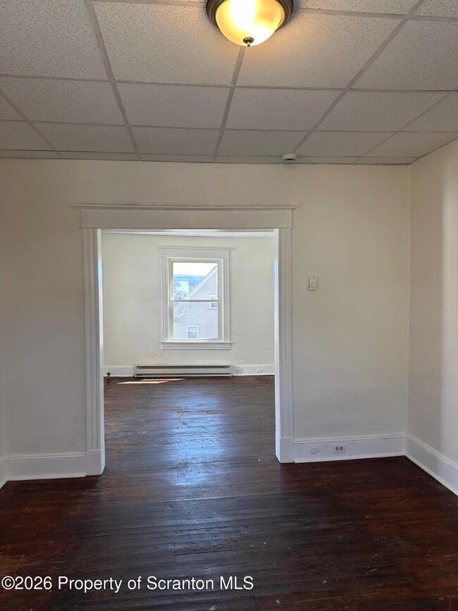 Building Photo - 1317 Schlager St