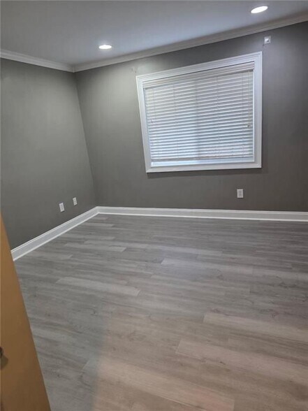 Building Photo - 127 Rondak Cir