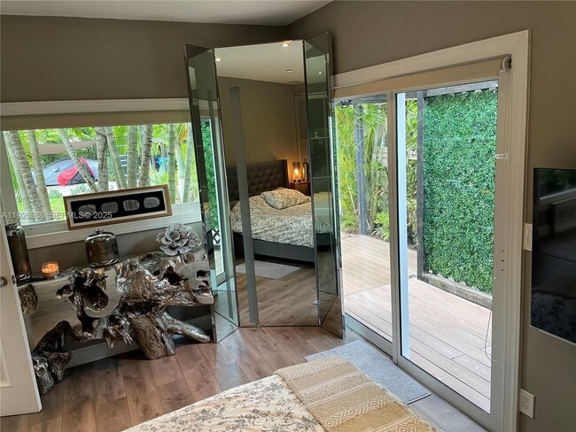 Building Photo - 2654 SW 25th Ter